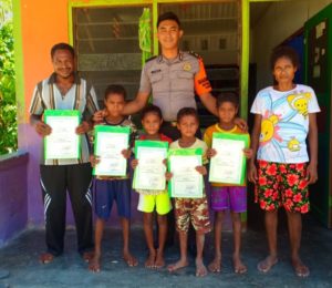 Babinkamtibmas  Pariem Jalankan Program  Pembuatan Akta Kelahiran