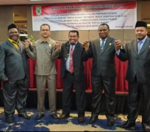DPR Papua Barat Umumkan Pimpinan Dan  Fraksi Dewan