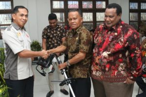 Warga  7 Kelurahan Distrik Japut Terima Bantuan Pemberdayaan