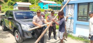 Usai Dialog Dengan Kapolres Warga Buka Palang Pasar Sentral Supiori