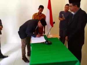 Camat Saparua Timur Lantik Noke Kesaulya Sebagai PJS Siri Sori Amalatu