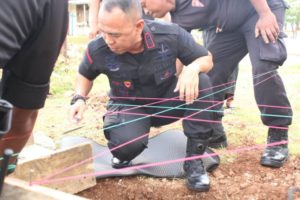 Dansat Brmob Polda Maluku Letakan Batu Pertama Pembangunan Balai Kerohanian