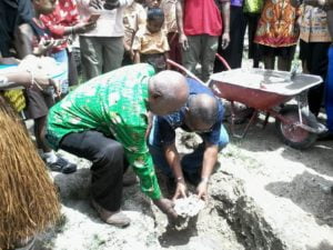 SD YPK HIB Sorido Biak Bangun Pagar Sekolah Demi Keamanan Murid