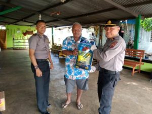 Sambangi Ondoafi Kayu Batu, Polisi Himbau Kamtibmas Cegah Covid-19