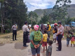 Sat Binmas Polres Lanny Jaya Gencar Berikan Himbauan Pencegahan Covid – 19