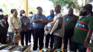 Sambangi Korban Kerusuhan di Sentani, Pansus Kemanusian Berikan Bama