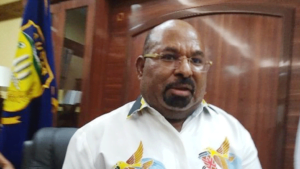 Dokter Pribadi ; Gubernur Papua ke Jakarta Untuk Check Up