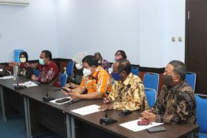 Sambangi Disperindagkop ,DPRD Kota Jayapura Pastikan Bantuan Sembako untuk 1000 Pelaku Usaha