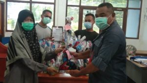 Komunitas Wartawan Biak Terima Paket Peduli Kasih