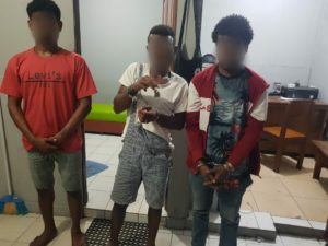Remaja Spesialis Jambret Ditangkap Polisi Bersama Satu Paket Ganja.