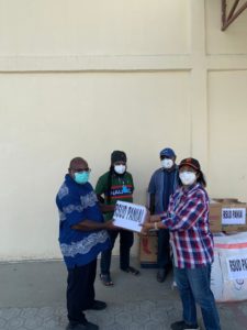 Giliran RS Paniai Dapat Bantuan APD Dari DPR Papua