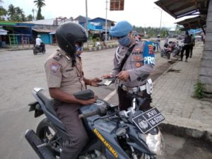 Ditengah Pandemi Covid-19 ,Propam Polres Supiori Razia Anggota.
