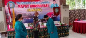 Buka Rakon PKK ,Wali Kota Jayapura Pesan Sosialisasikan Corona dan Bantu Masyarakat