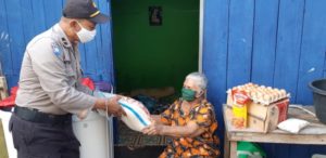 Polresta Sambangi Warga Serta Berikan Bantuan Sembako di Wilayah Distrik Japut