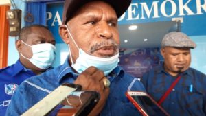 Yunus Wonda Imbau, Masyarakat Harus Taat Kepada Keputusan Yang Dibuat Pemprov Papua.