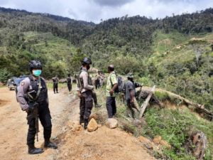 Putus Rantai Penyebaran Corona,Sat Samapta Polres Lanny Jaya Imbau Warga Tidak Berkerumun