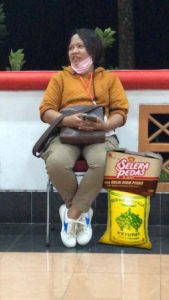 Bupati Herry Serahkan Bantuan Kepada Jurnalis di Biak Numfor