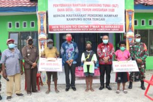 Serahkan Bantuan di Kampung Koya Tengah, BTM Pesan Syukuri Berkat Tuhan