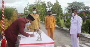 94 Pejabat Eselon Dilantik di Halaman Kantor Bupati Biak Numfor