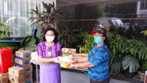 Perpani Papua Berikan Bantuan Untuk Pasien Covid di Hotel Sahid