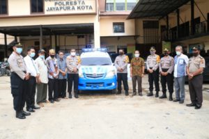 KKSS Hibahkan Satu Unit Mobil Operasional Untuk Polresta Jayapura Kota