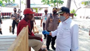 Warga Yang Berwisata di Pantai Tidak Terapkan Prokol Kesehatan