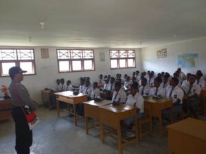 Polres Lanny Jaya Gelar Polisi Pi Ajar di SMA Negeri 1 Pirime