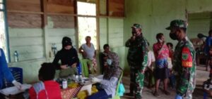 Wadanramil 1701-02/MDT dan Babinsa Bantu Pelaksanaan Posyandu