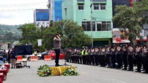 Cegah Penularan Covid, Polda Papua Bagikan Ribuan Masker Kepada Warga
