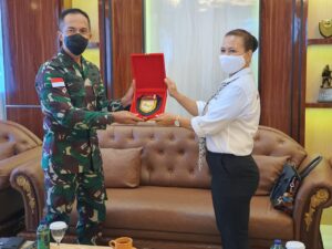 Kodam XVII Cenderawasih Terimah Penghargaan Dari KPID Papua