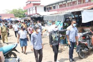 Sidak di Pasar Hamadi dan TPI, Pansus Covid-19 DPRD Kota Temukan Banyak Warga Tidak Menggunakan Masker