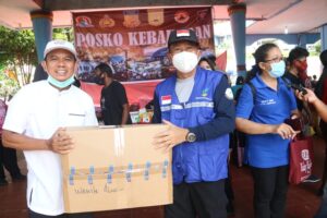 Peduli Korban Kebakaran Dok IX , MKKS SMP/MTs Serahkan Bantuan