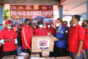 PDIP Kota Jayapura Peduli Korban Kebakaran Dok IX, Sekertaris DPC : Para Pengungsi Harus Tabah dan Jaga Kesehatan
