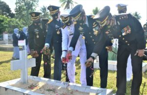 Pangkoopsau III  Pimpin Ziarah ke TMP Cendrawasih 