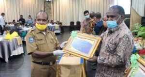 Raih Opini WTP Untuk Pertama kali, Wilem Wandik Sebut Ini  Hasil Kerja Keras OPD