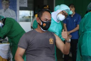 Dua PJU Polda Papua Penerima Suntikan Perdana Vaksinasi Sinovac
