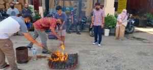 8 Kg Lebih Ganja Dimusnahkan Penyidik Disaksikan Tersangka dan Jaksa