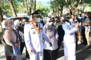 Satu jam Setelah Pelantikan, Hamim Pou – Merlan Uloli Langsung Kerja