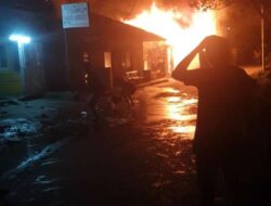 Belasan Bangunan di Kali Acai Abepura Hangus Terbakar