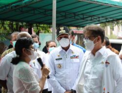 Menteri Kesehatan Pantau Vaksinasi di Kelurahan Vim, Kadinkes Kota Langsung Diskusikan Kekurangan Stok Vaksin