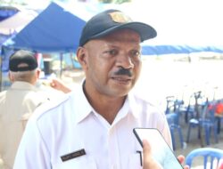 Kepala Distrik Japut Pilep Hamadi Himbau Warga Sekitar Venue PON Harus Divaksin