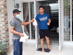 Komjen Pol Paulus Waterpauw Sumbang Hewan Qurban Kepada Warga Kompleks Nirvana