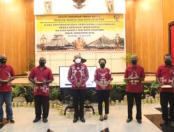Serahkan Dana Operasional Kepada Dewan Kesenian, Wali Kota Pesan Lestarikan Budaya Tabi