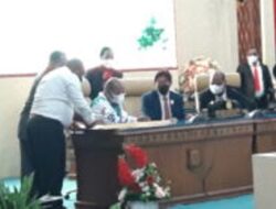 DPR Papua Apresiasi Gubernur Papua, Walau Kondisi Kesehatan Belum Pulih Namun Bisa Menghadiri Sidang