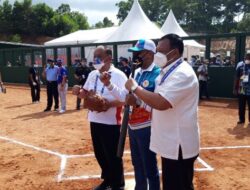 Ketua KONI Pusat Buka Pertandingan Perdana Softball Putra PON XX Papua