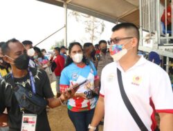 Hadir di PON XX Papua, Mantan Tinju Dunia Chris John Memotivasi Atlet