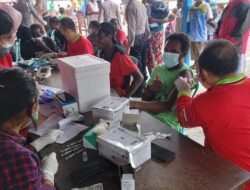 Wujudkan Masyarakat Yang Sehat dan Produktif Polres Mimika Gelar Vaksinasi