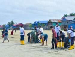 Sambut Hari Jadi ke-76 TNI AL, Lantamal XI Gelar Bersih – Bersih Pantai