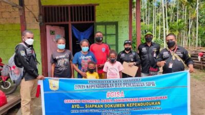 Pelayanan #GISA OAP di Kampung Skouw Yambe, Dukcapil Sasar Rumah Warga