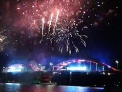 Semarak Kembang Api di Jembatan Youtefa Warnai Pembukaan PON XX Papua